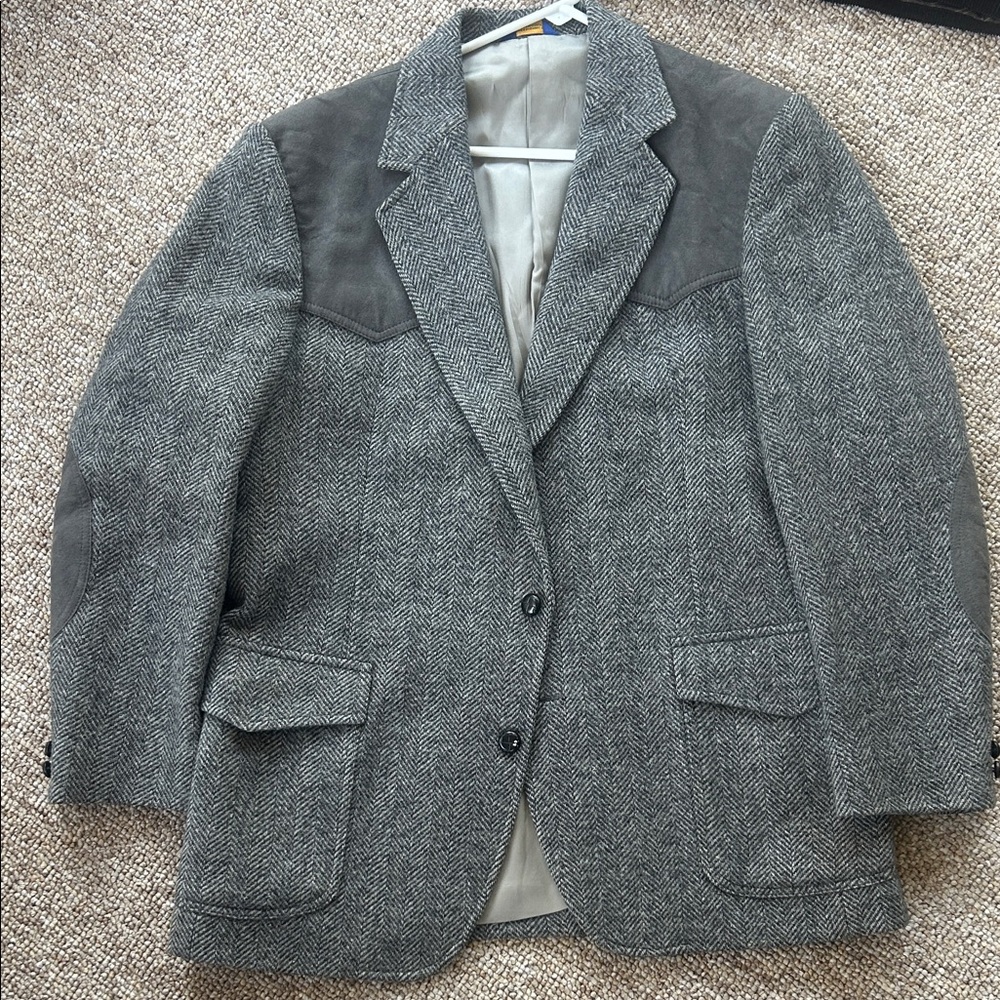 Pendleton Gray Herringbone Wool Sport Coat with Suede Accents